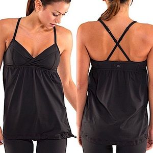 Lululemon Rehearsal Tank in Black (Size 4)